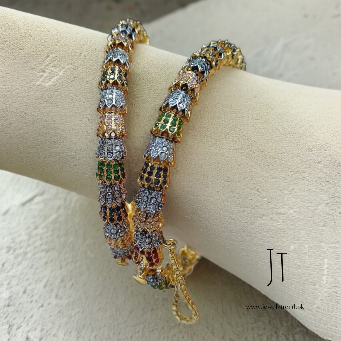 Elegant Bloom: Oxidised Kangan