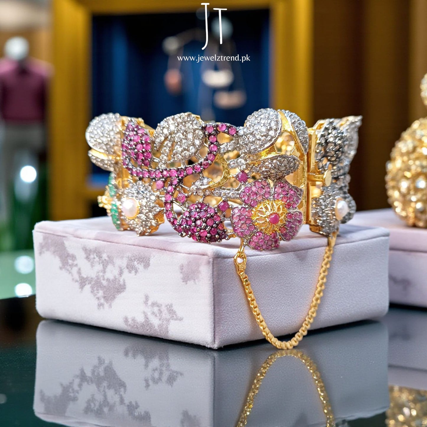 Floral Fumes: Broad Kara