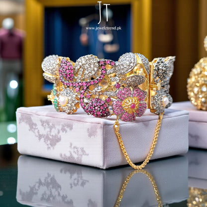 Floral Fumes: Broad Kara