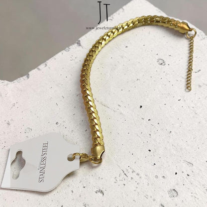 Gold Grace: Bracelet