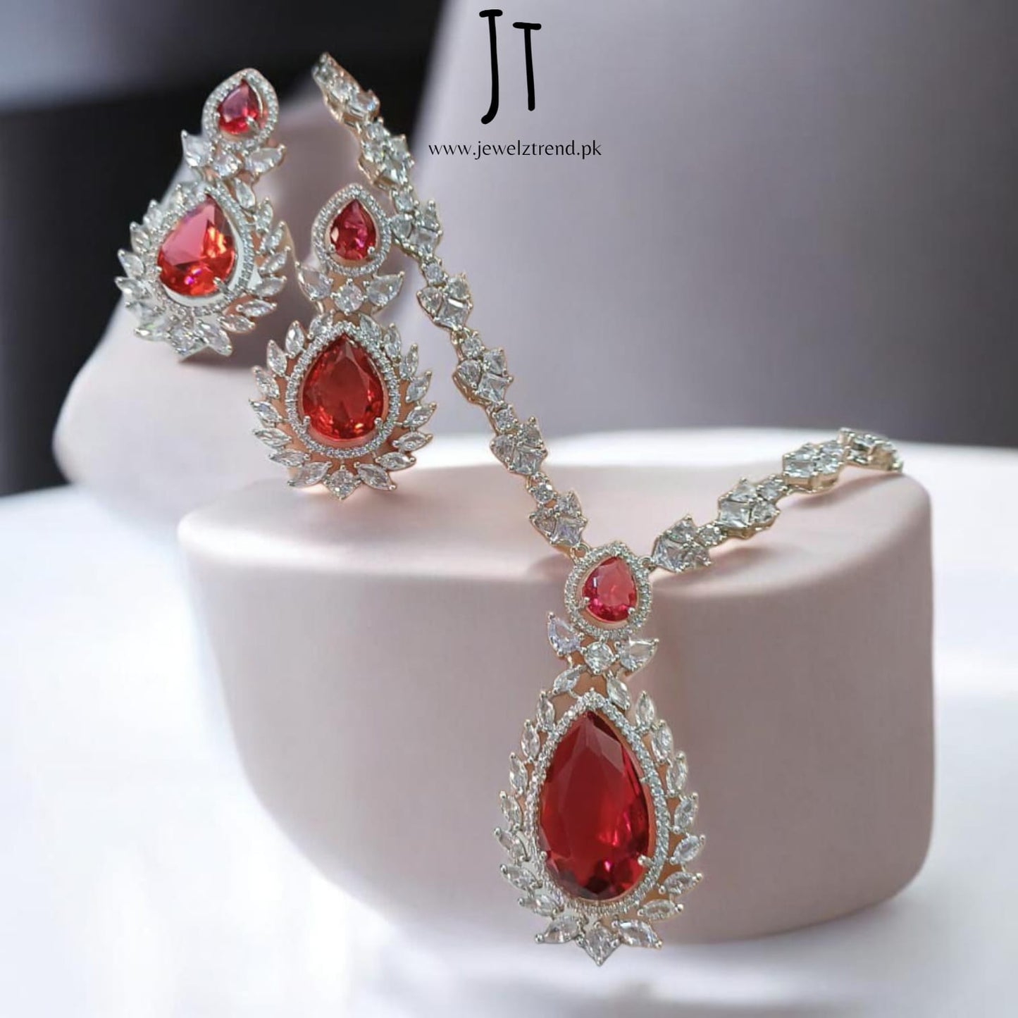 Diamond Dreams: Necklace Set