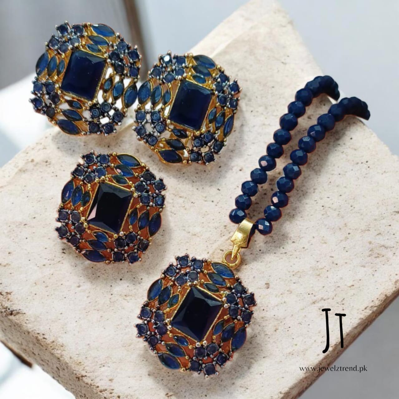 Rising Sun: Locket Set