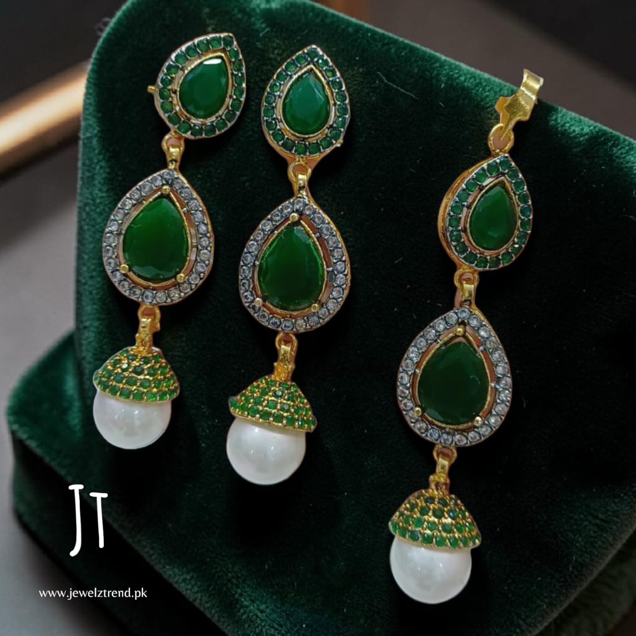 Deeba: Combo with Long Earrings