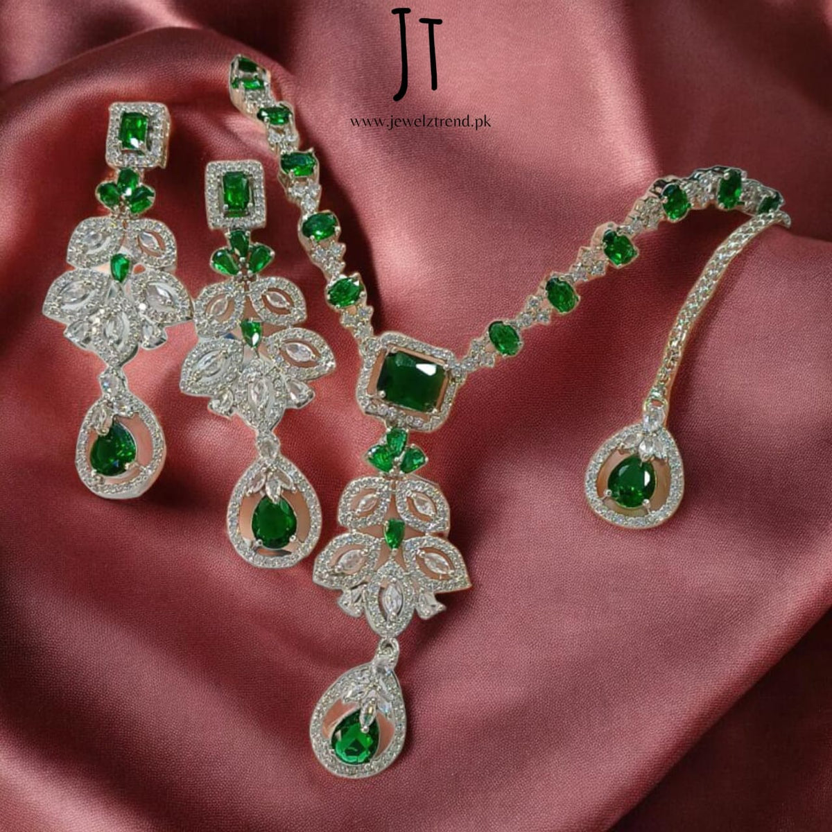 Glam AD Necklace Set