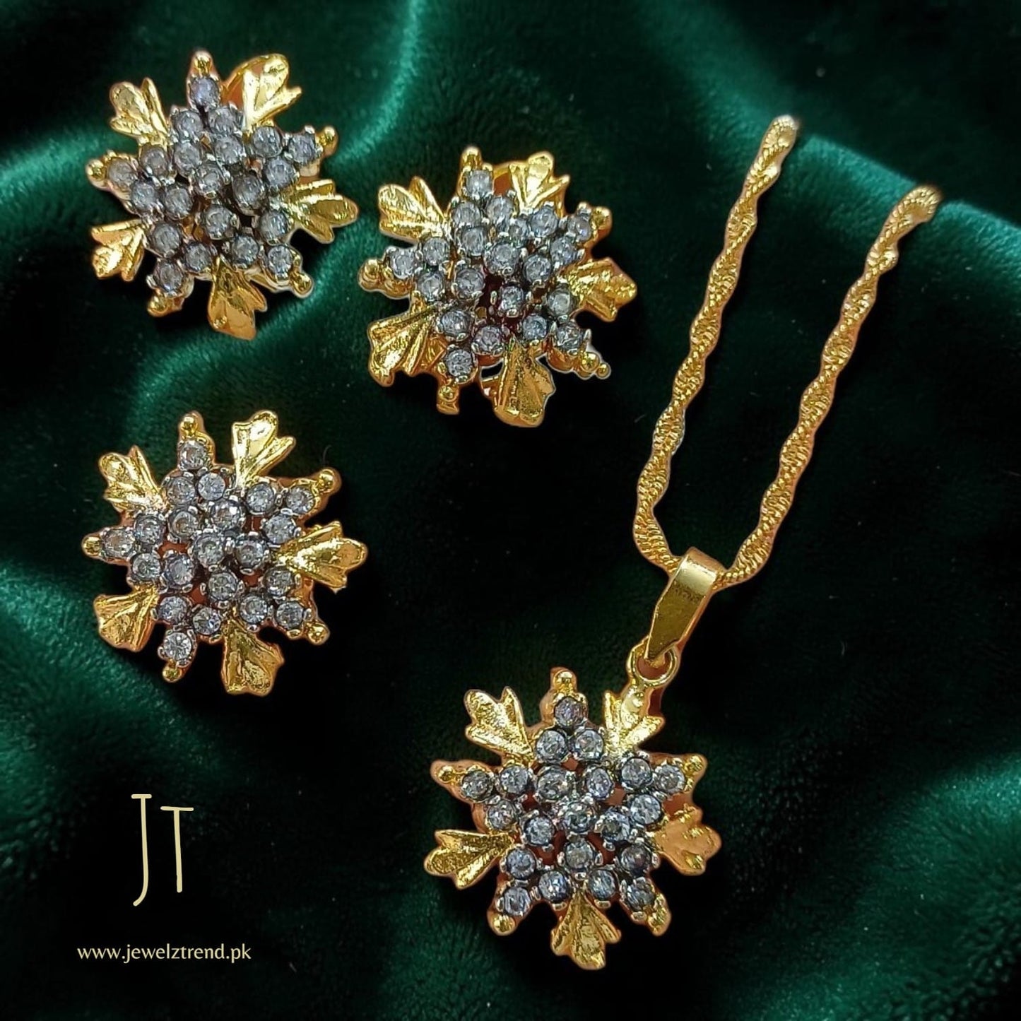 Wafa: Locket Set
