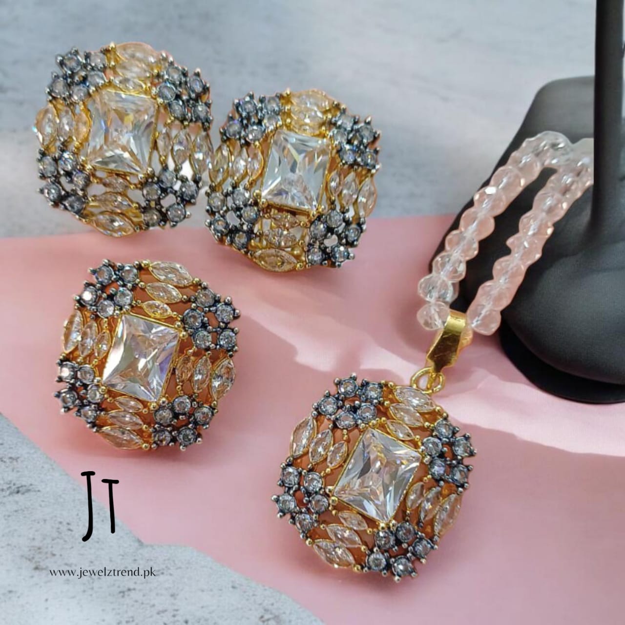 Rising Sun: Locket Set