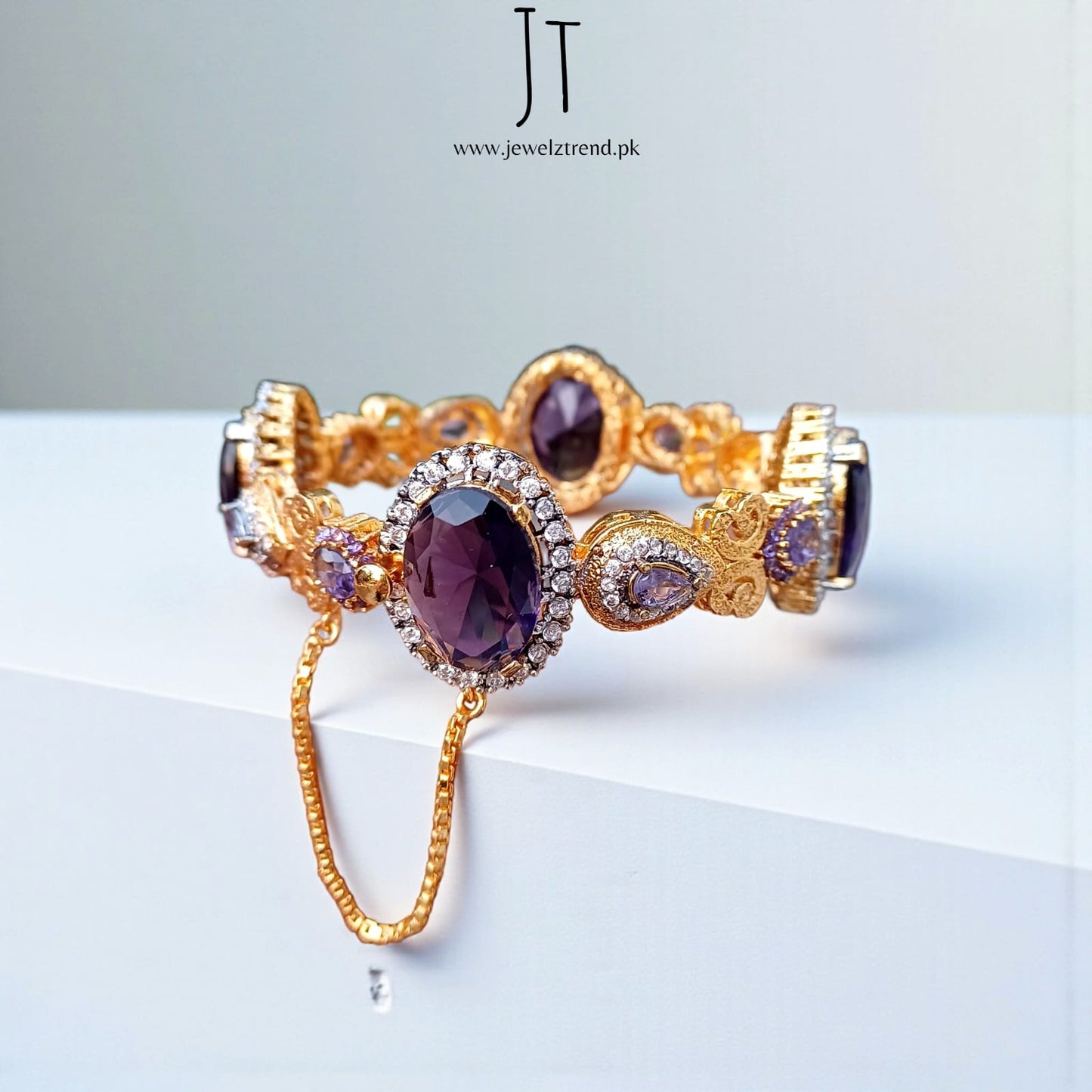 Aesthetic Bloom: Kangan