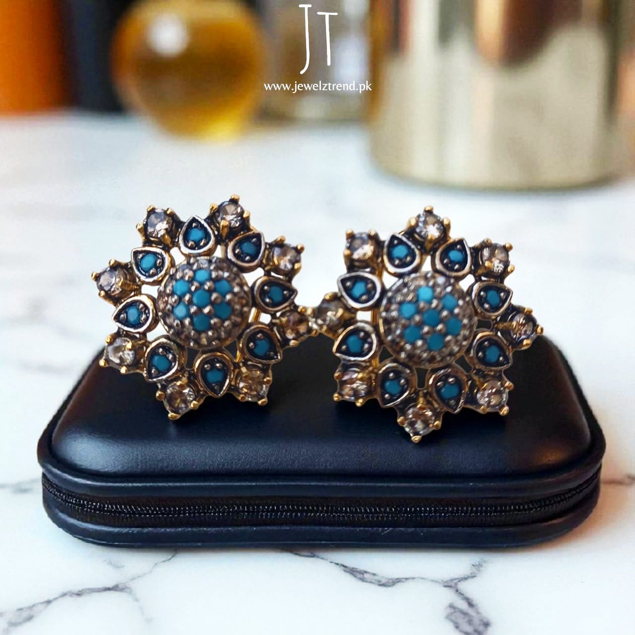 Luxe Star Glow: Jurao Earrings