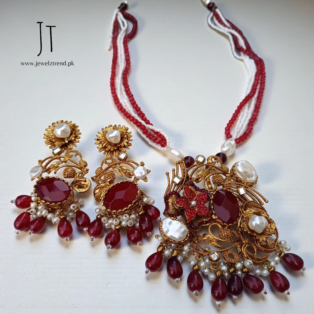 Nigaar: Mala with Earrings (Red)