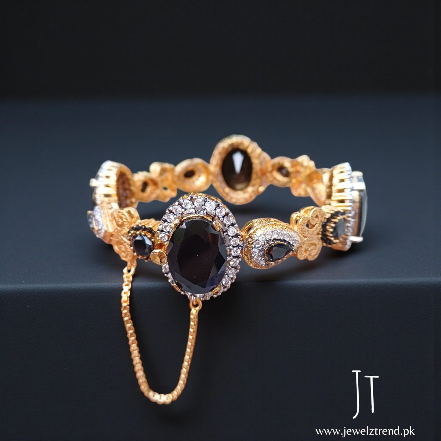 Aesthetic Bloom: Kangan