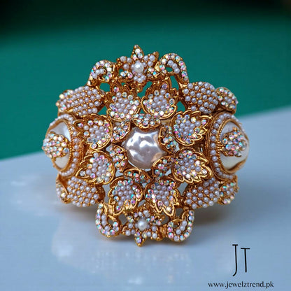 Turkish Twist: Bangle (White Pearl)