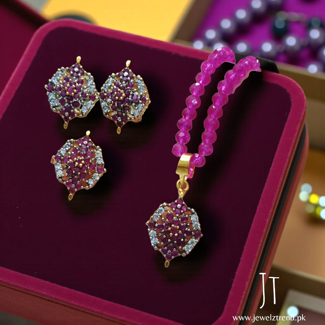 Flower Bliss: Gold-plated