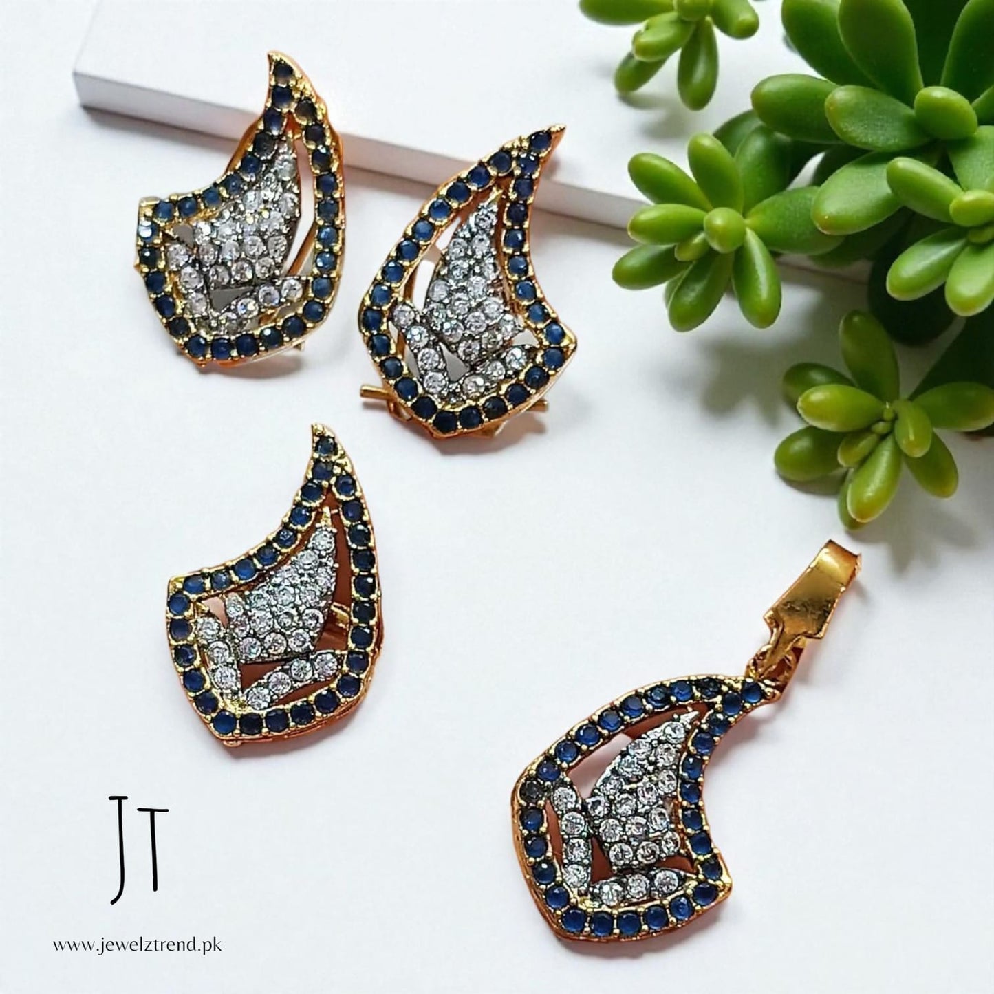 Rising Charm: Locket set