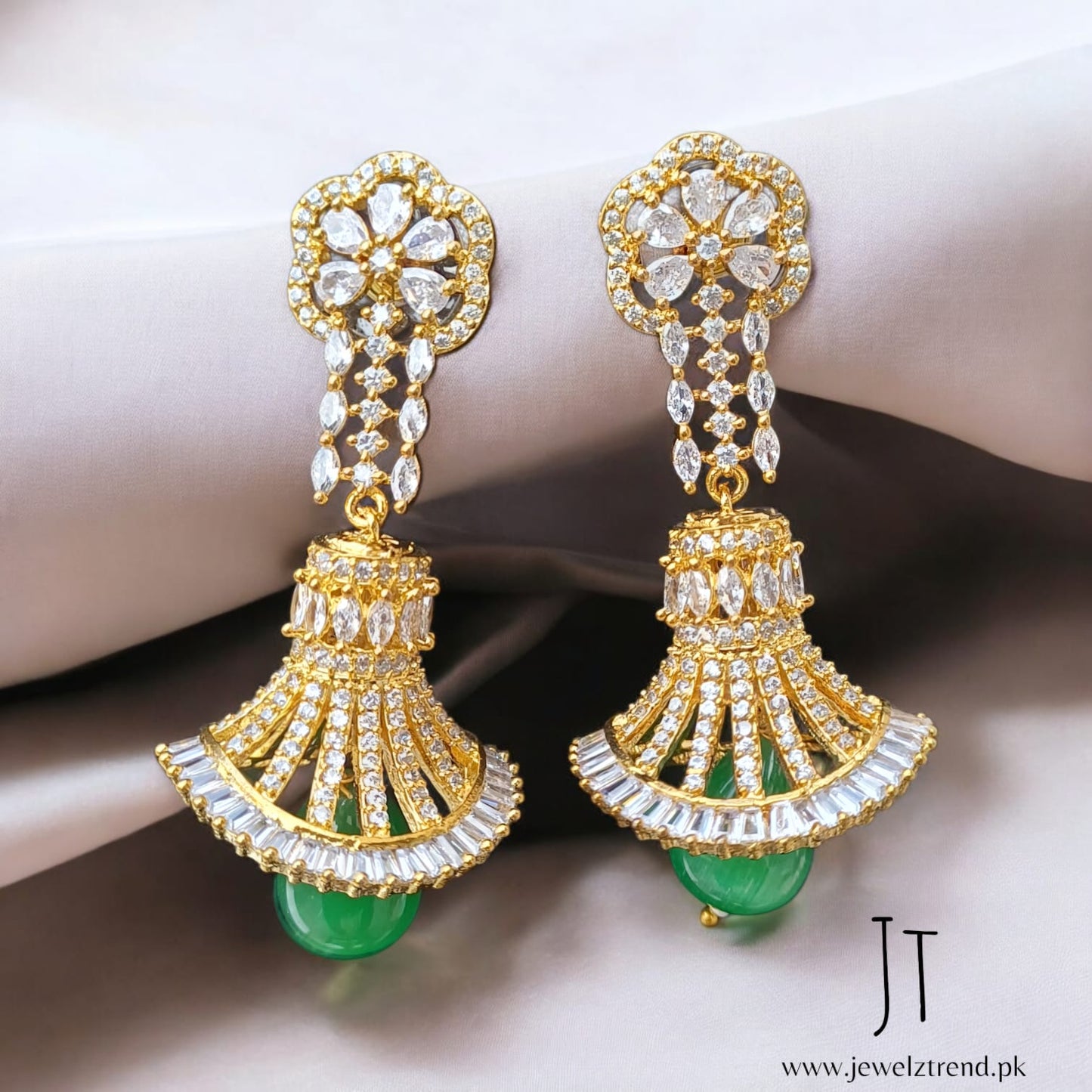 Tulip Bloom: AD Long earrings