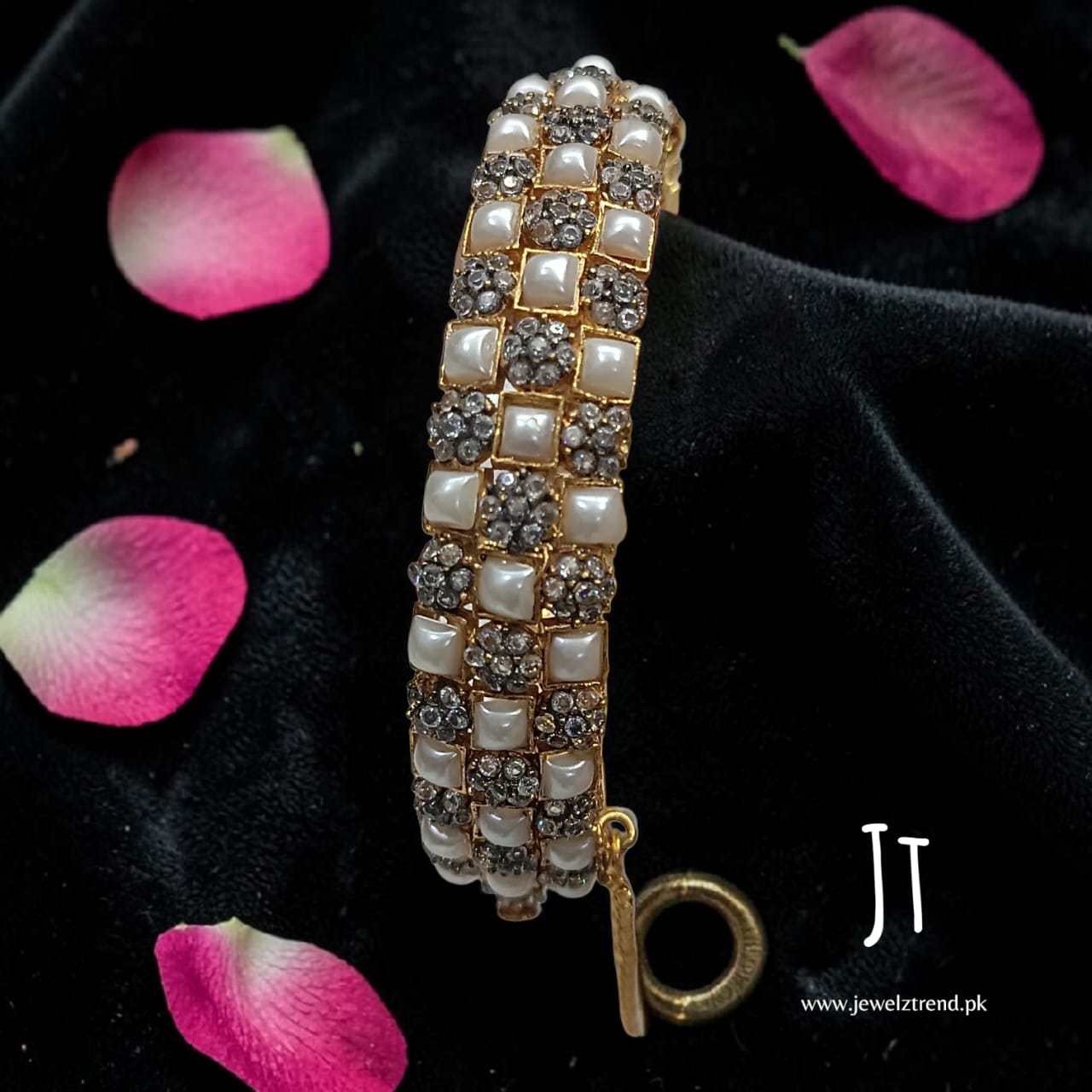 Pearl Zircon Beauty: Openable Kangan