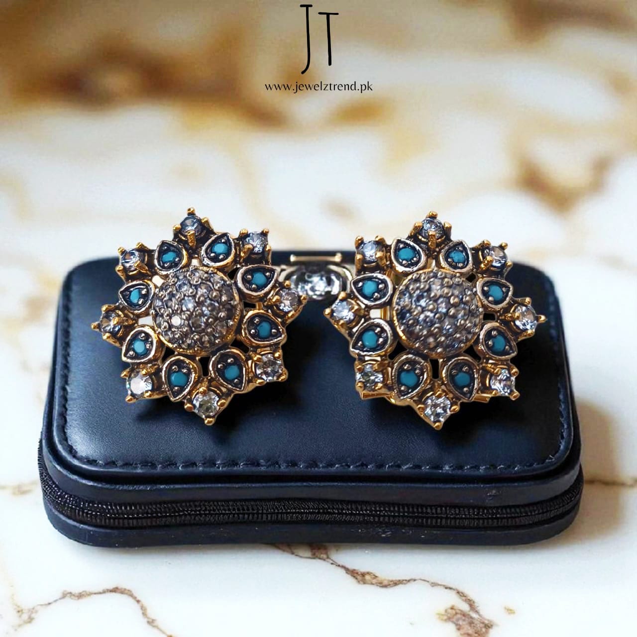 Luxe Star Glow: Jurao Earrings
