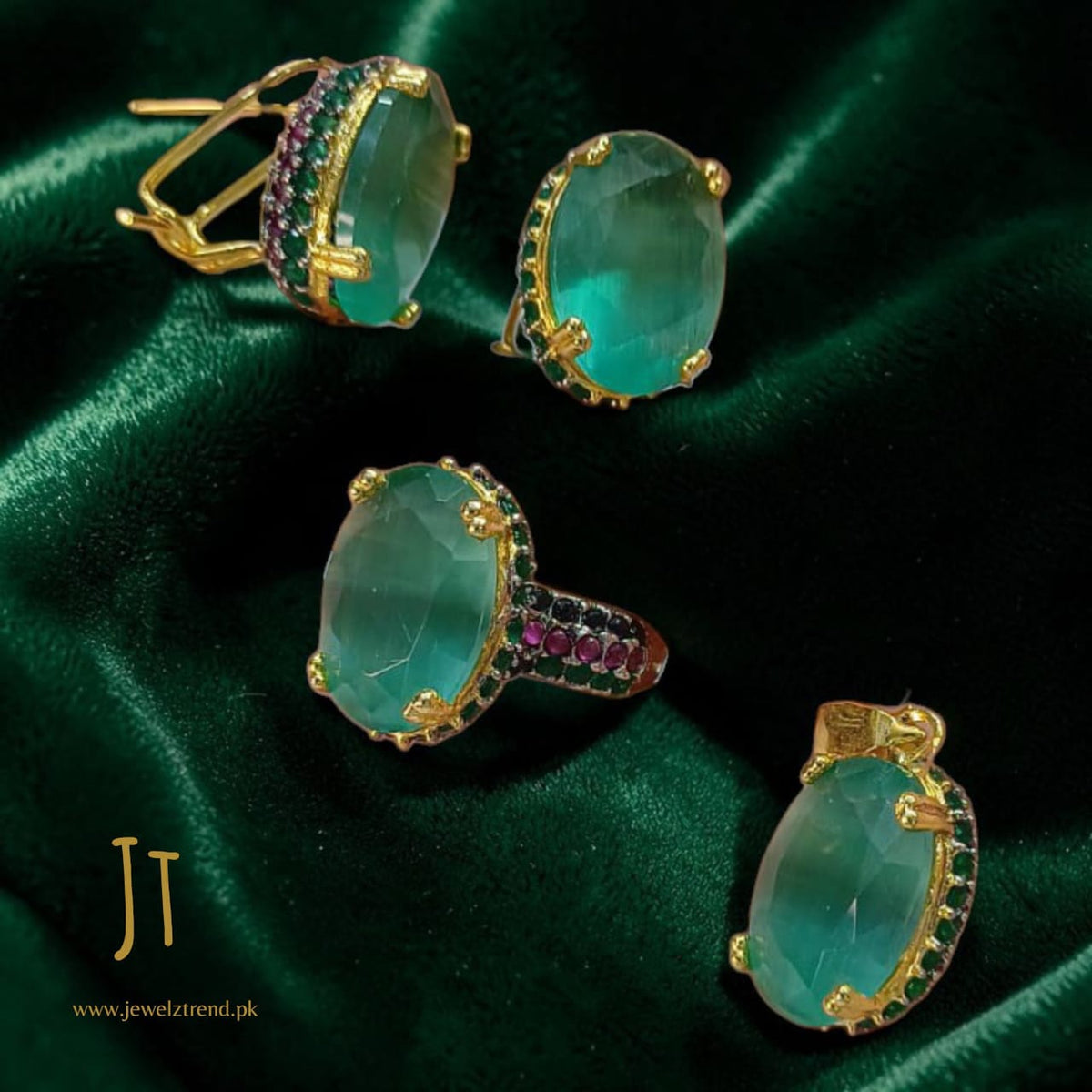 Premium Series 1089: Locket Set