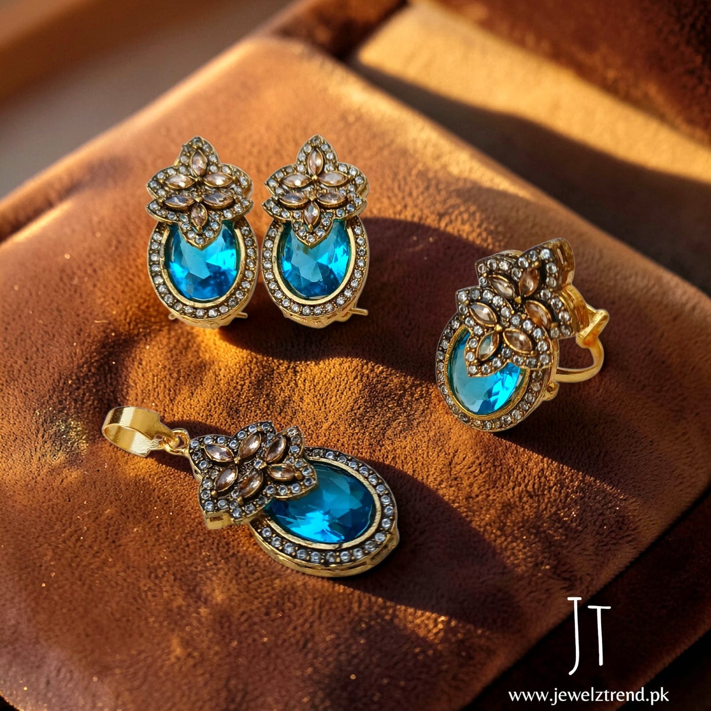 Azure Sparkle Trio: Locket Set