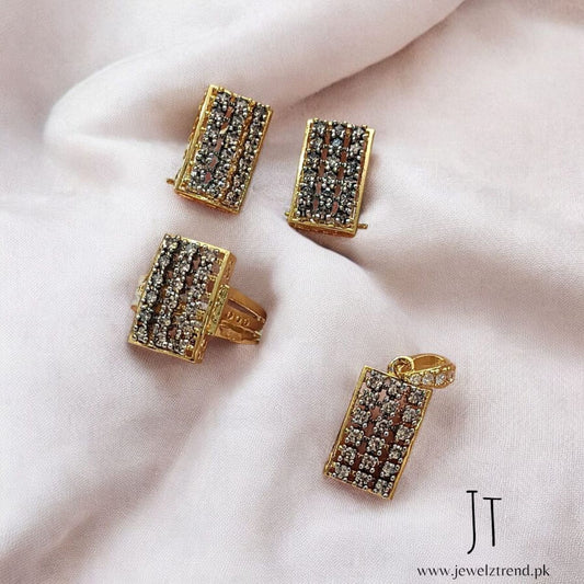 Gold Plated Locket set in Jurao Stones (1020)