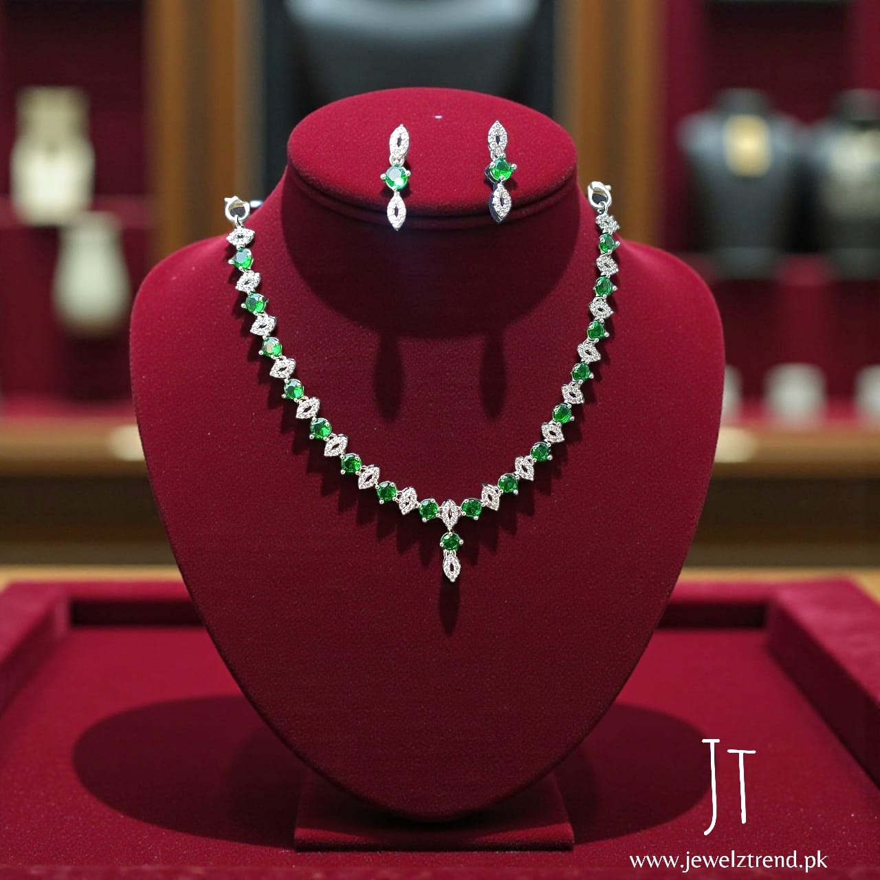 Whispers of Green: Necklace Set