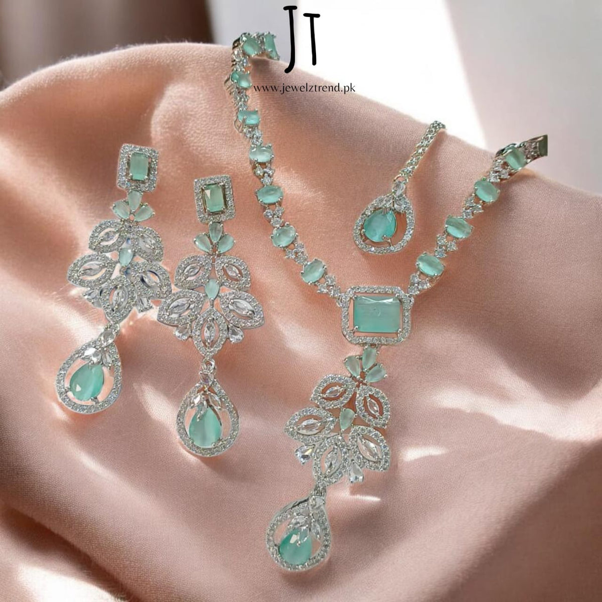 Glam AD Necklace Set