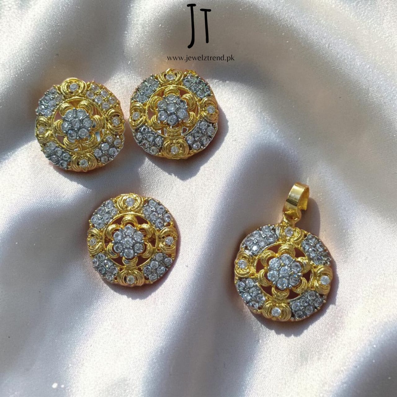 Heera: Diamond Cut Set