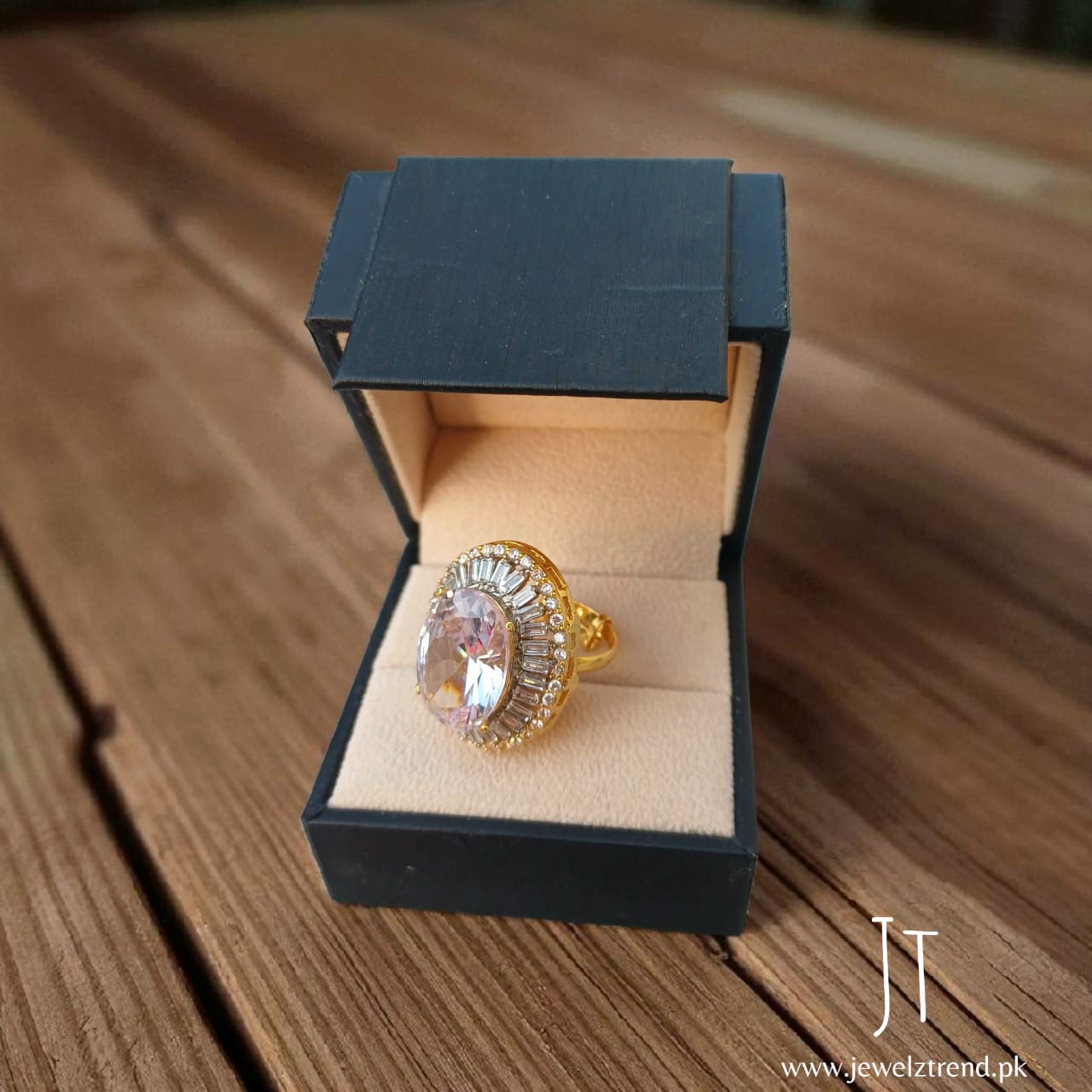 Glow Shine Zircon