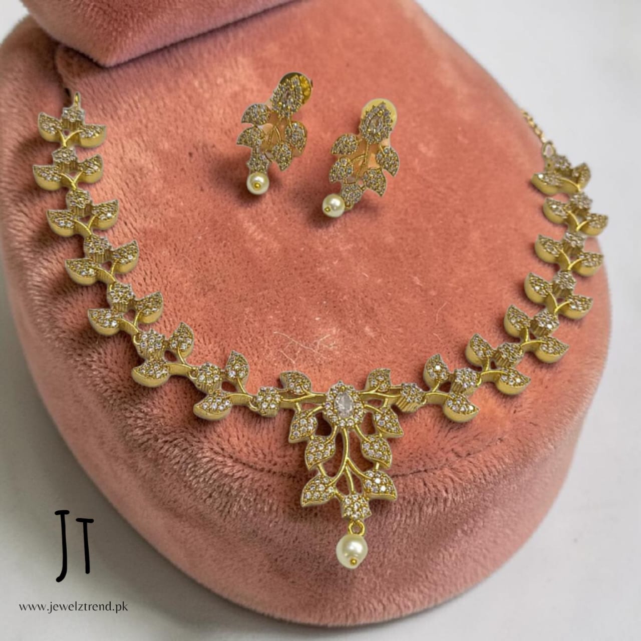 Zeenat: South Indian Set