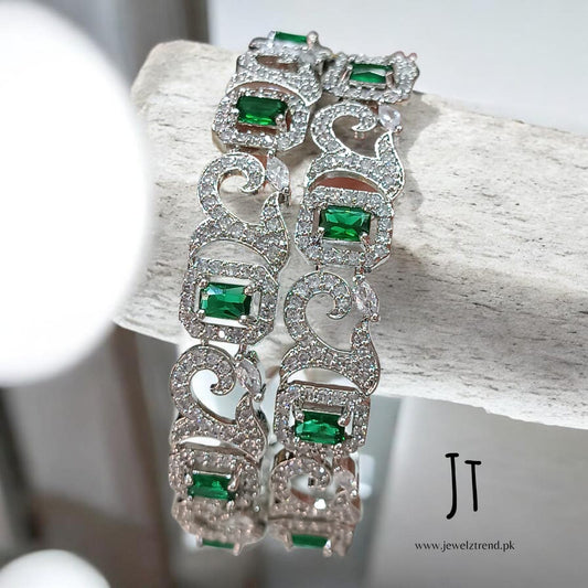 Gorgeous Green: Ad Karay