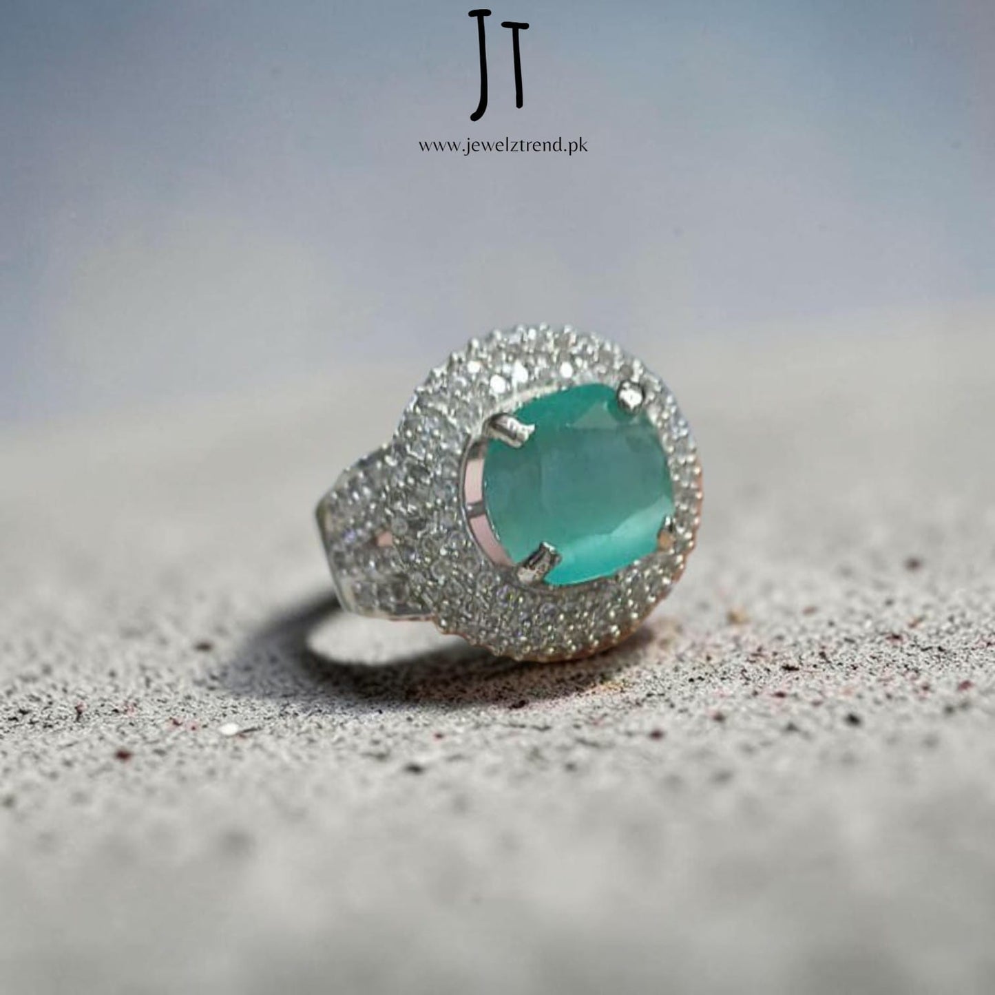 Glam Grace: Ring