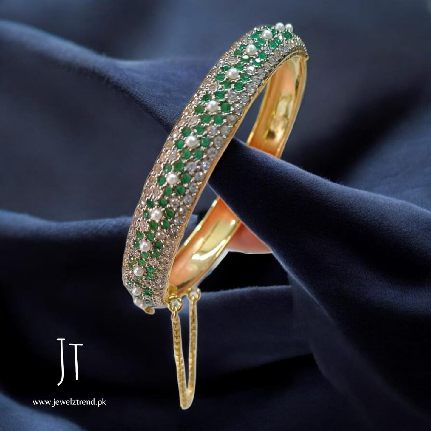 Flower: Kara bracelet