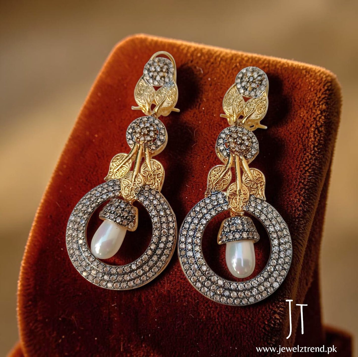 Petal Fresh: Jurao Long Earrings