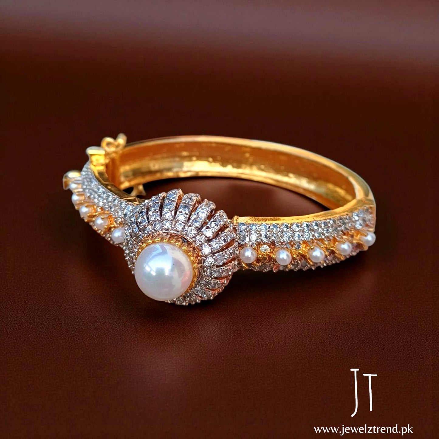 Designer RP Kara (Size 2.4 Openable)