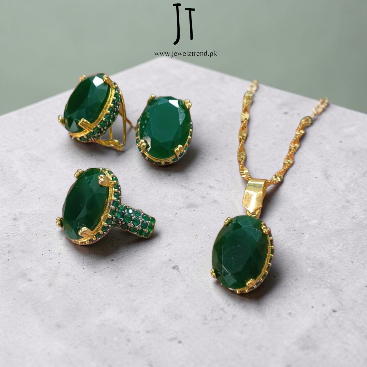 Premium Series 1089: Locket Set