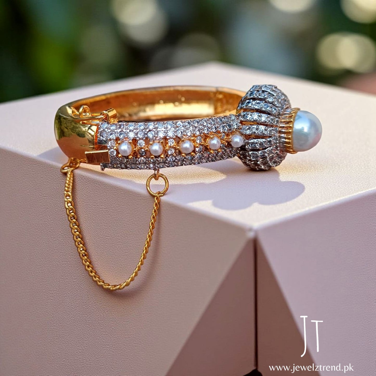 Designer RP Kara (Size 2.4 Openable)