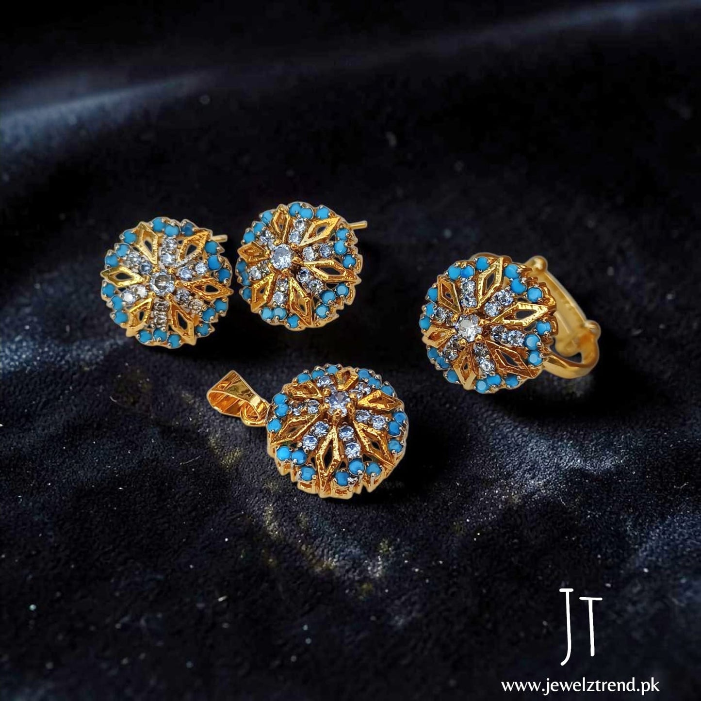 Spring Rose: Jurao Locket Set