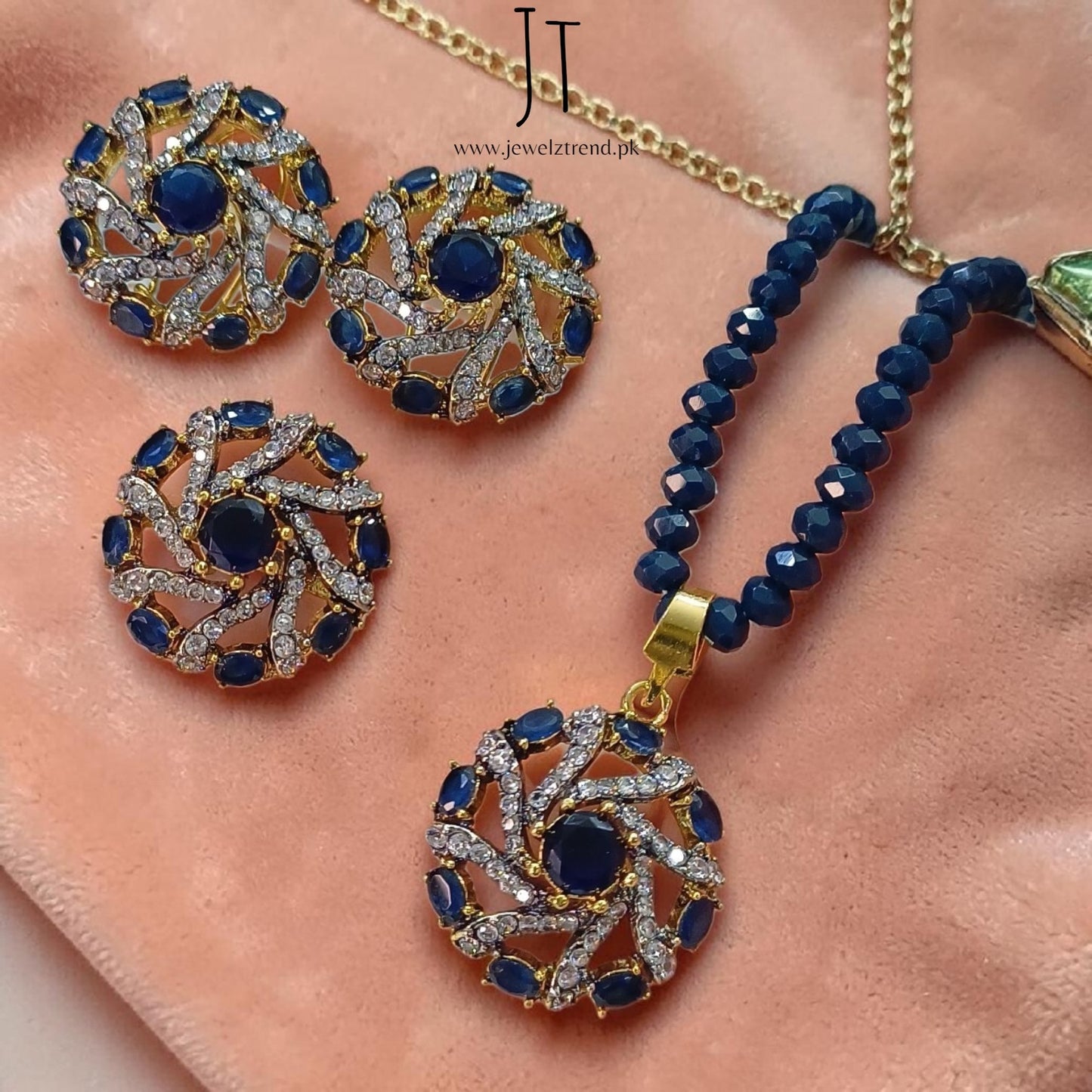 Spiral Grace: Locket Set