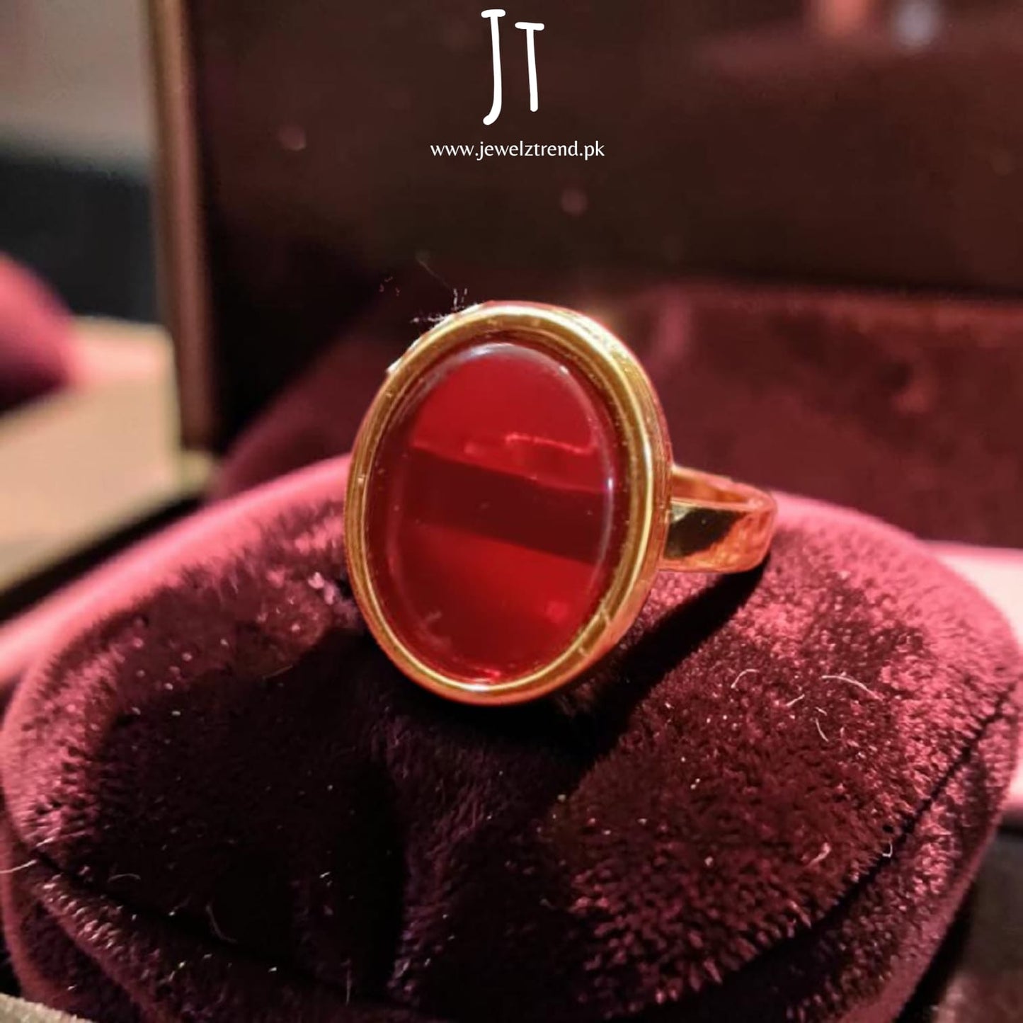 Single Stone Ring: Daily wearable