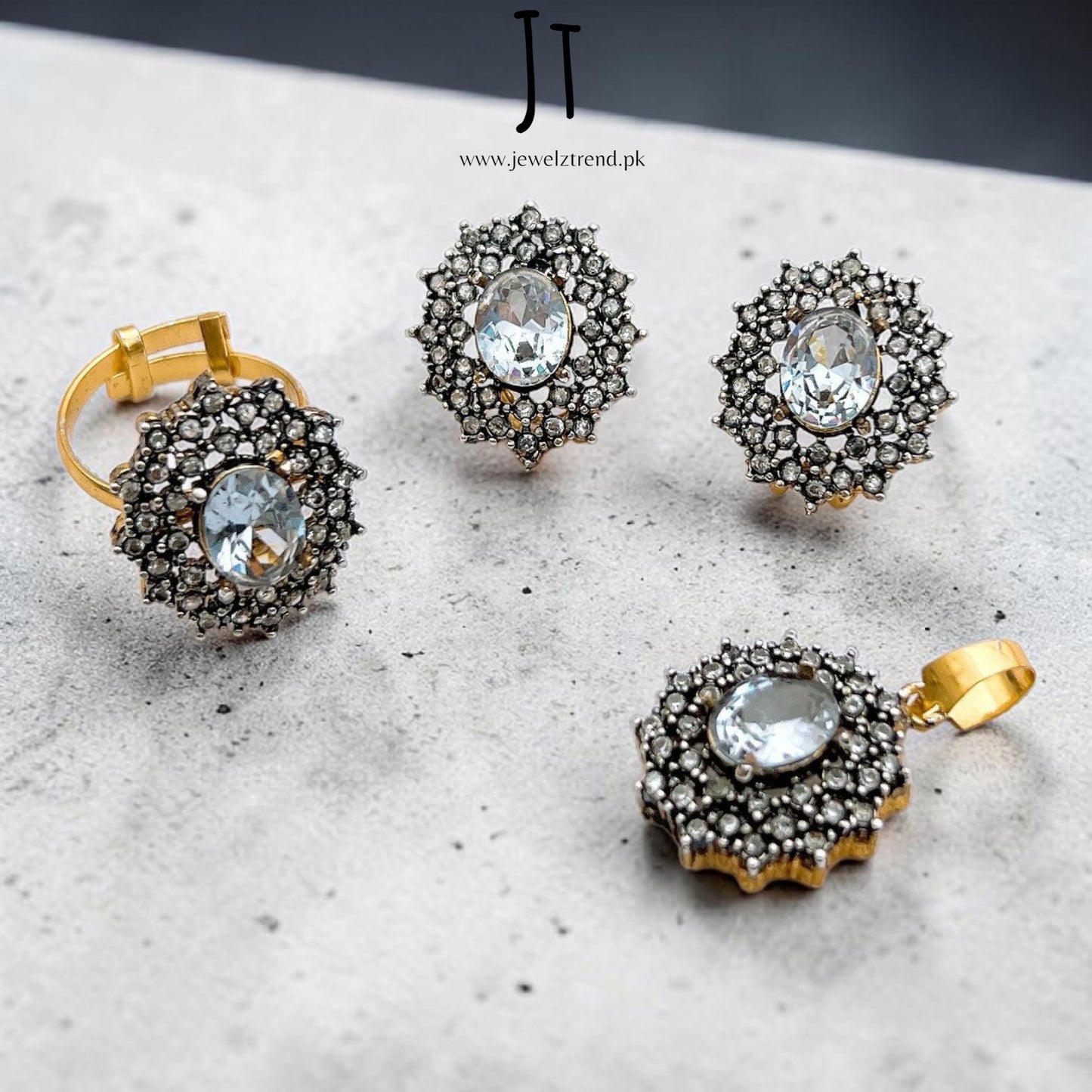 Ever Shine Jurao: Locket Set