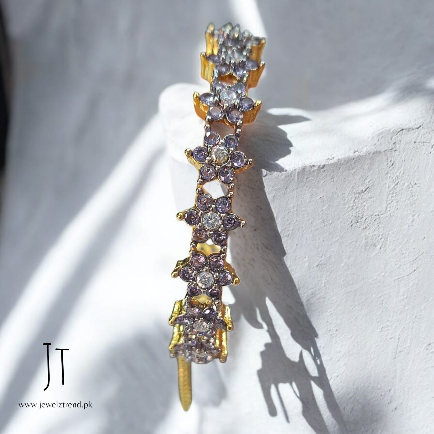 The Star: Openable Kangan